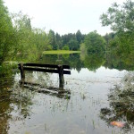 Land unter im Fünfseenland. Nicht nur die großen Seen treten über die Ufer sondern auch viele kleine. Wandern wird manchmal zum Abenteuer